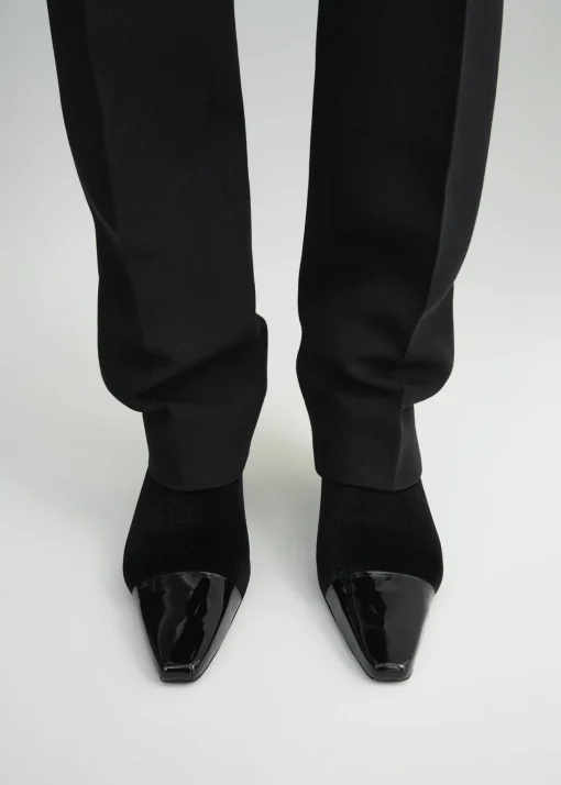 Bi-material pumps black