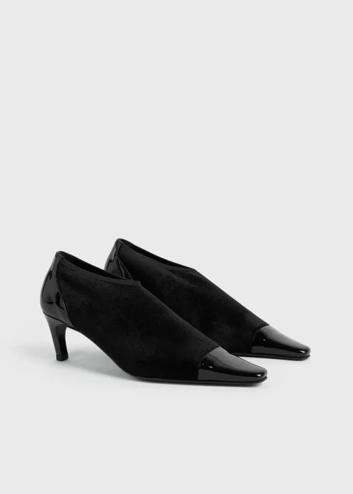 Bi-material pumps black