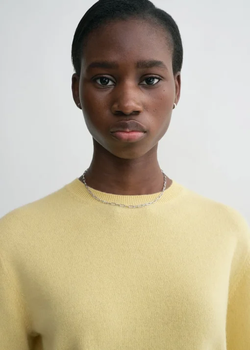 Crew-neck cashmere knit soft yellow