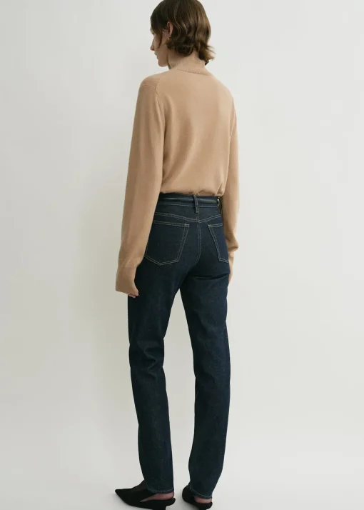 Cropped turtleneck camel