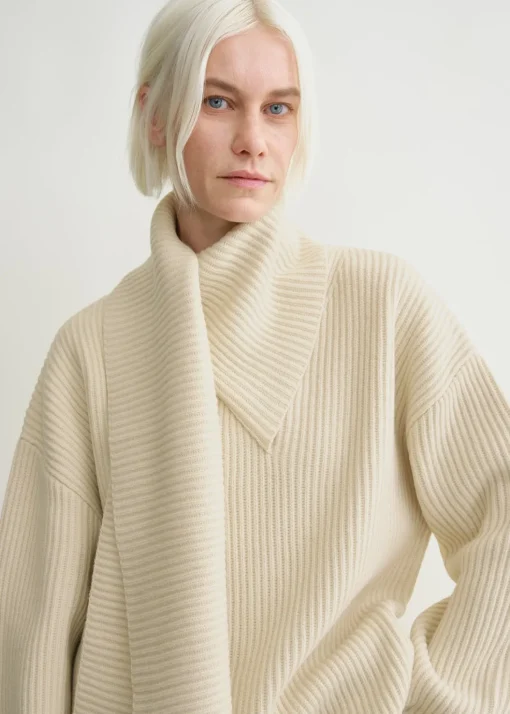 Long scarf knit off-white
