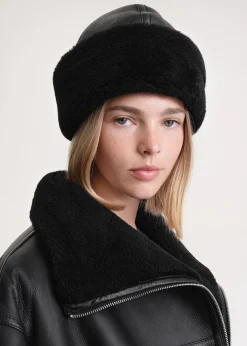 Shearling winter hat black